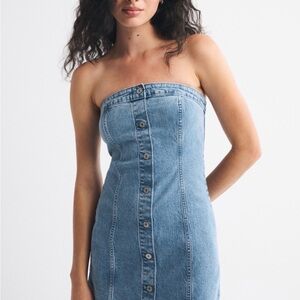 Abercrombie & Fitch MARA Strapless Button-Front Denim Dress in Light Blue